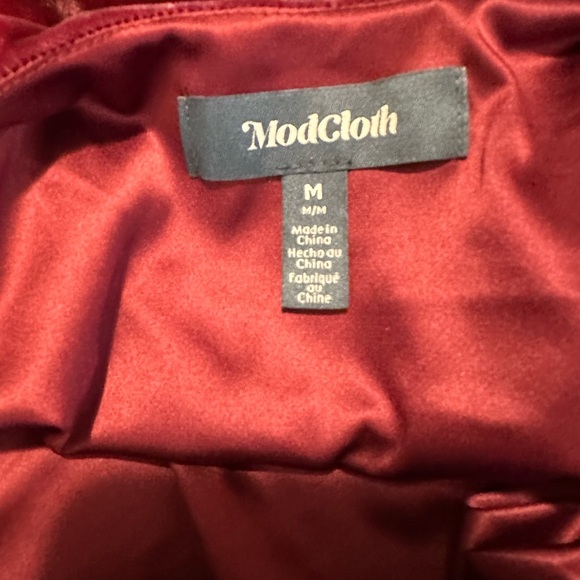 ModCloth deep red/ cherry crushed velvet dress with bell sleeves - Picture 4 of 6